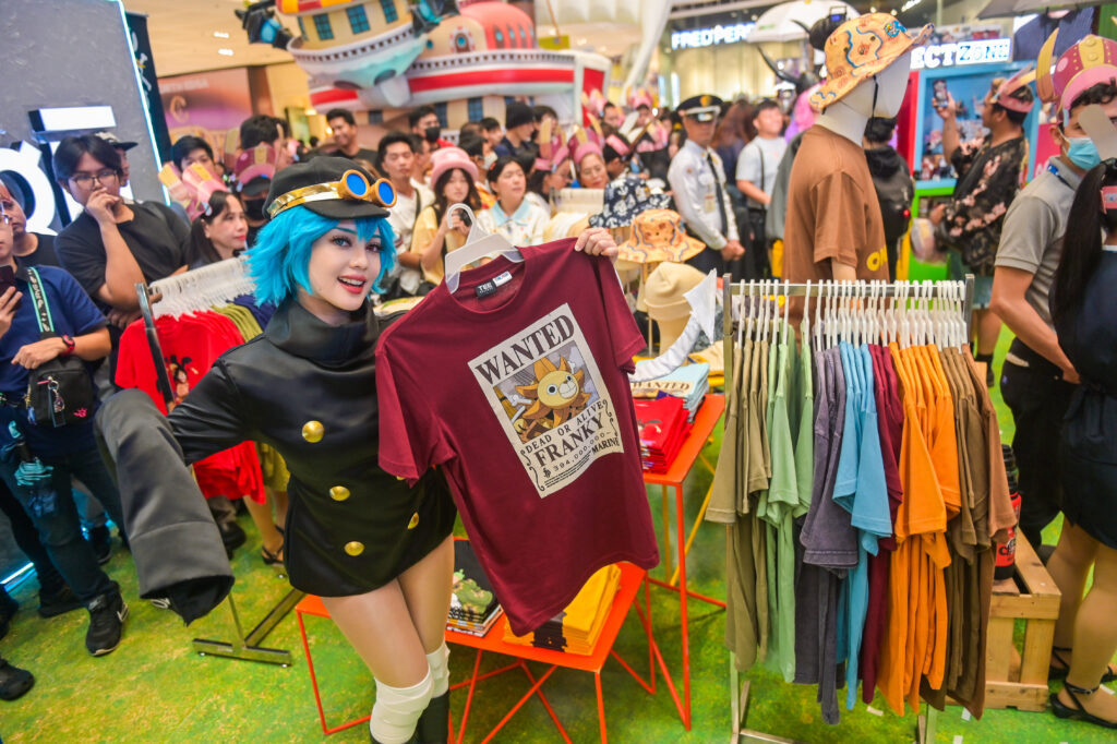 One Piece's Giants of Elbaph Take Over The Block at SM North EDSA, Philippines AWIE